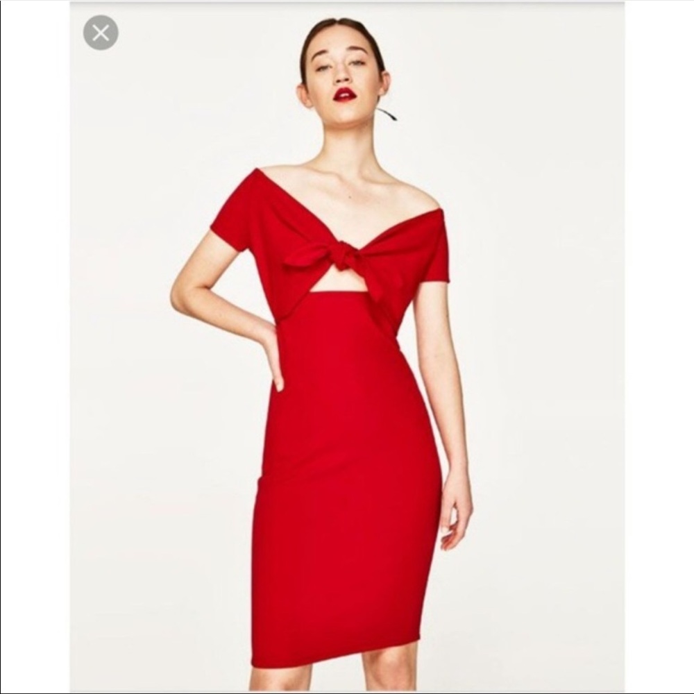 ZARA SIZE SMALL RED TIGHT DRESS WITH BEAUTIFUL BOW DETAIL IN THE MIDDLE TO ADJUS